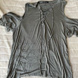 CHARLOTTE RUSSE Shoulder Cut Out Short Sleeve Shirt Size M